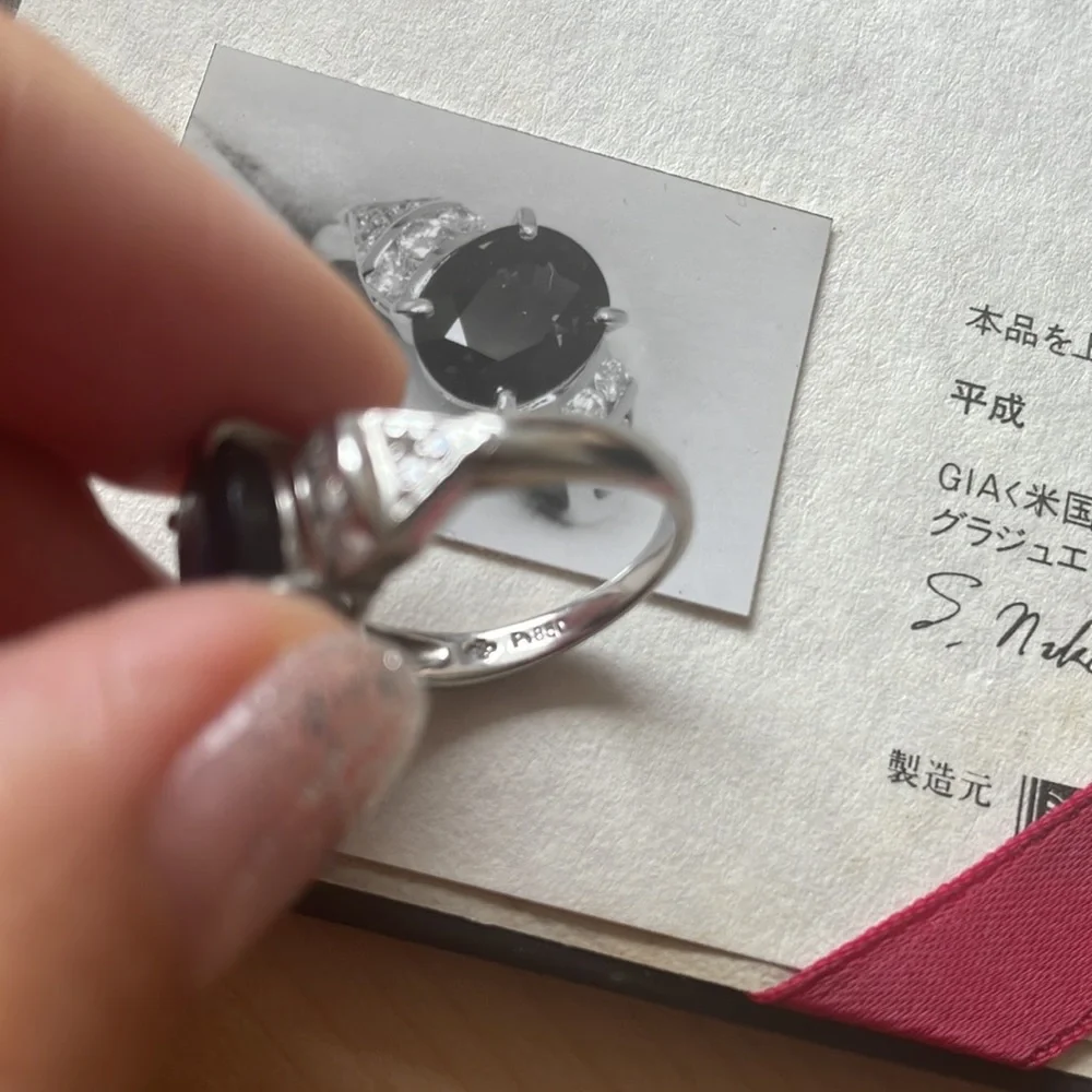 4.36 carat royal blue sapphire platinum ring - Picture 5 of 16